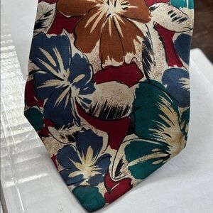 Vintage Fabio Floral/ Hawaiian Patterned Tie in Multicolor